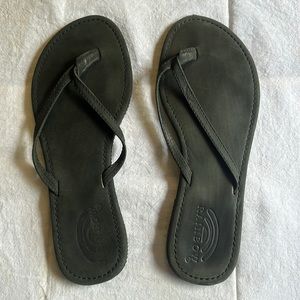 Black rainbow sandals